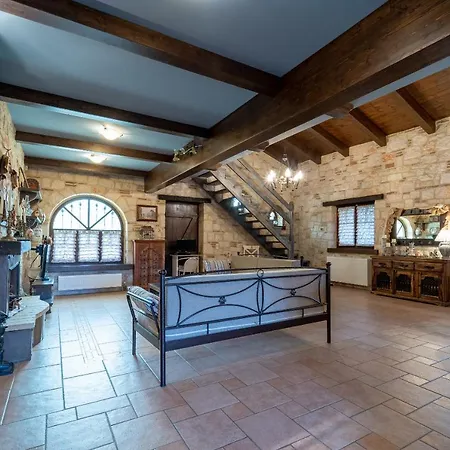 Art House Kato Yerakarion