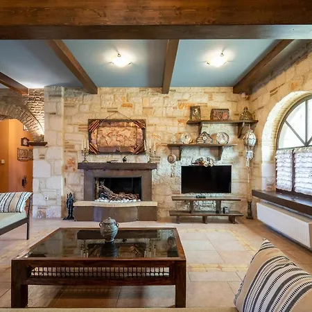 Art House * Kato Yerakarion