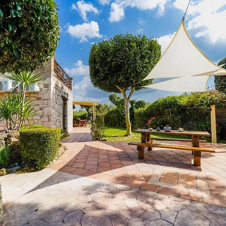 Art House * Kato Yerakarion