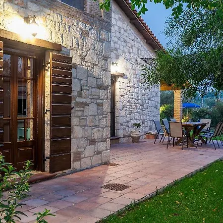 Art House Kato Yerakarion