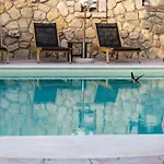 Art House Villa *