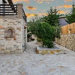 Art House *