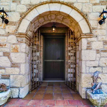 Art House Villa Kato Yerakarion